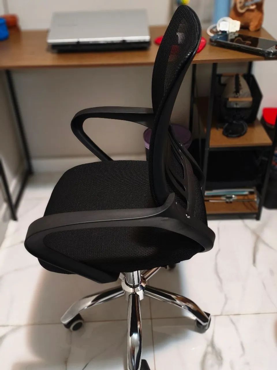 Cadeira de escritório nova. - Foto 2