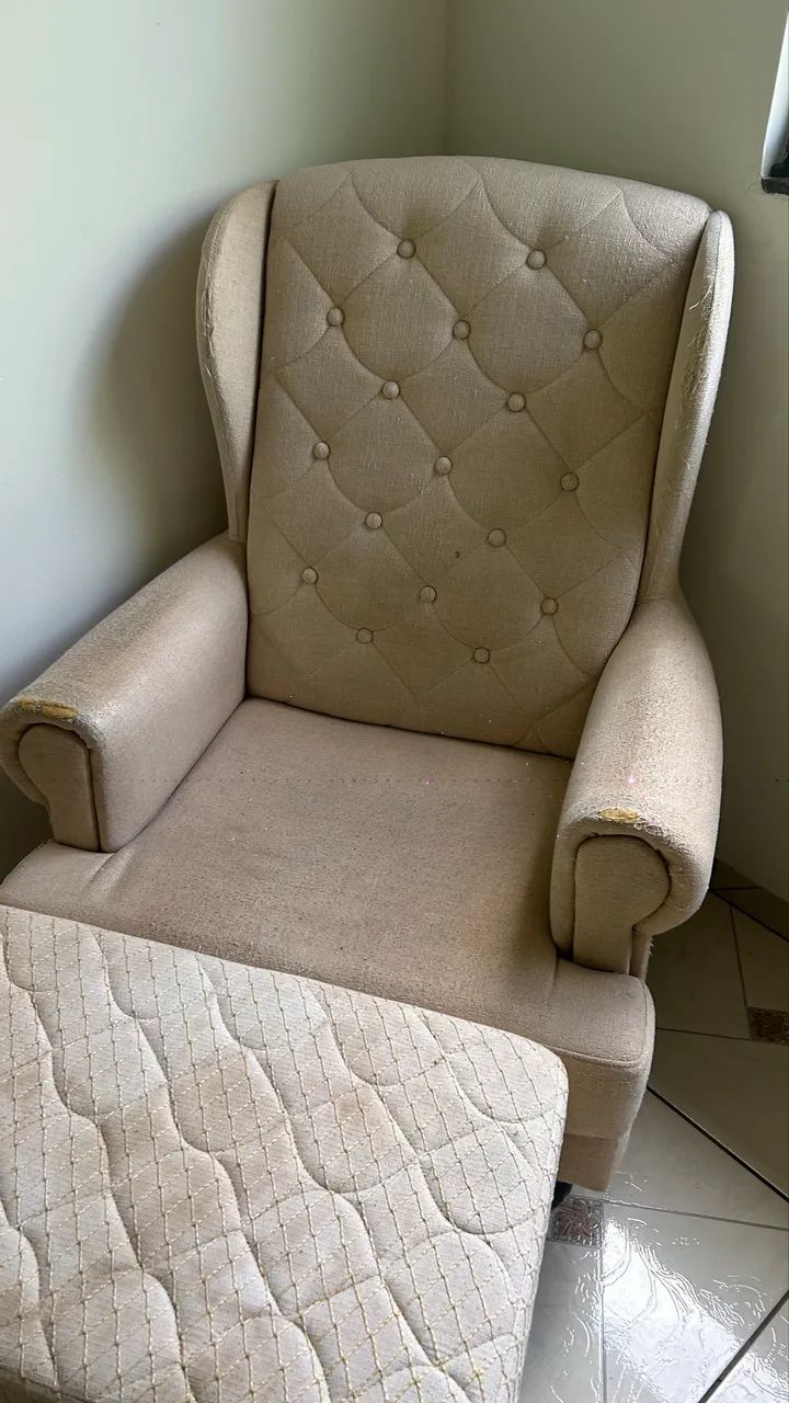 Poltrona com puff - Foto 4