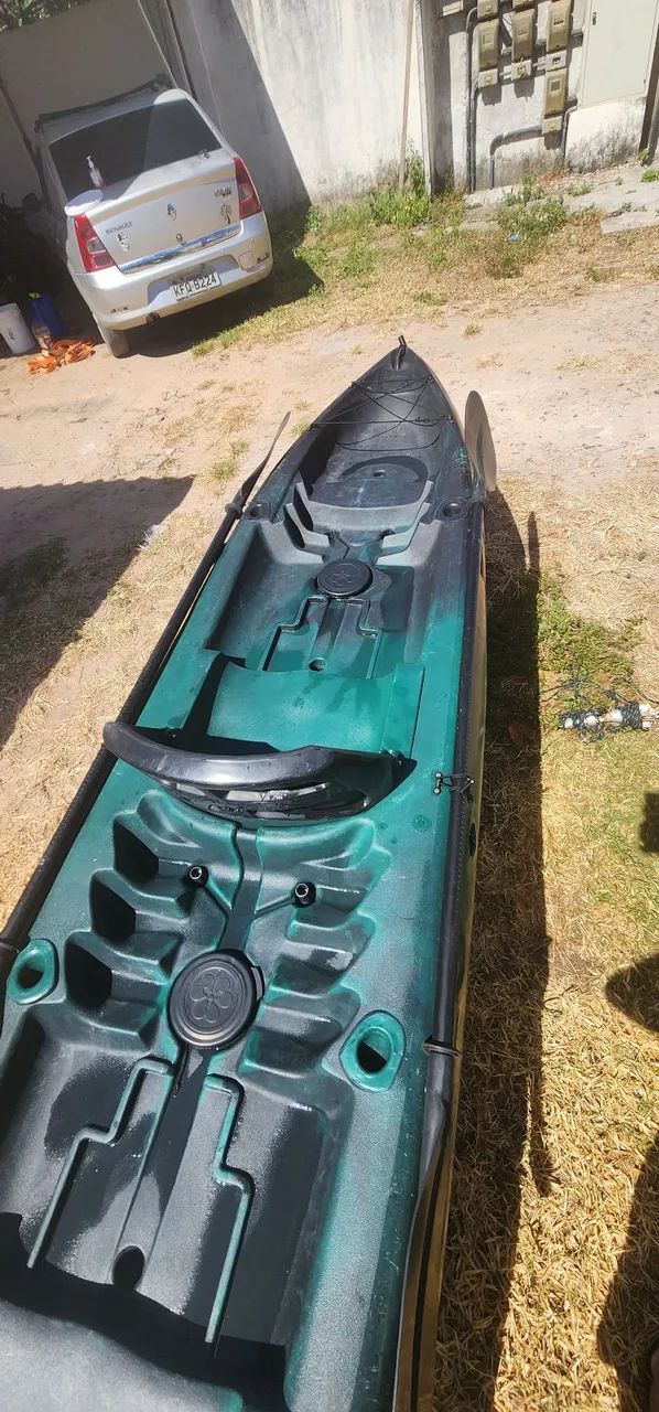 Caiaque duplo com  motor dois tempos 