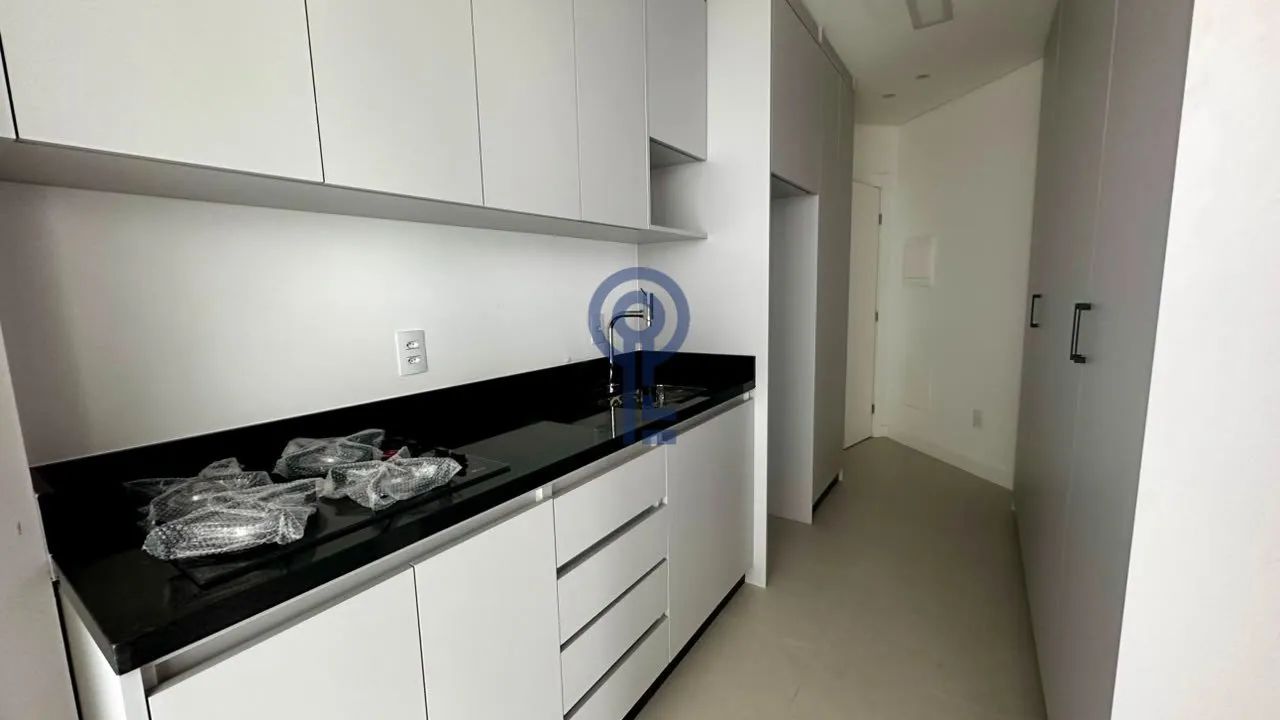 Studio moderno e totalmente mobiliado no bairro Carvoeira - Foto 5