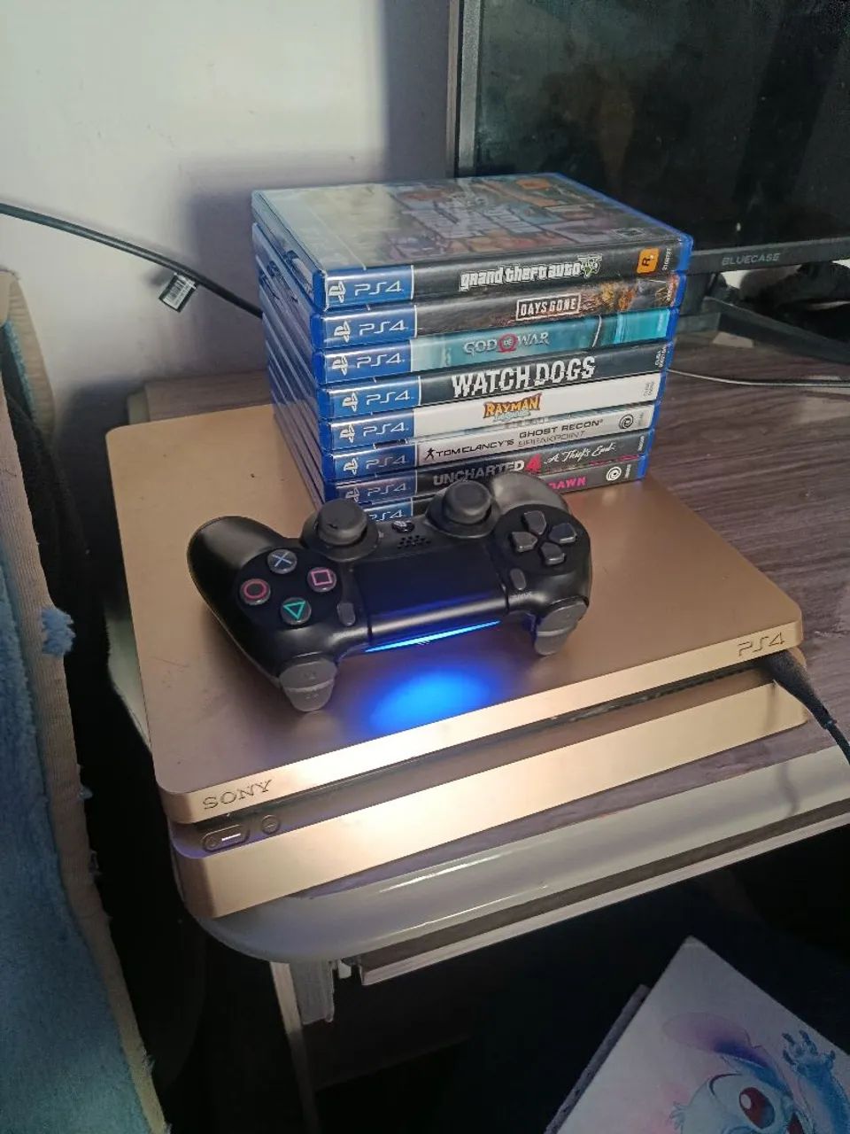 PS4 com 8 jogos e 800 de memória - Foto 3