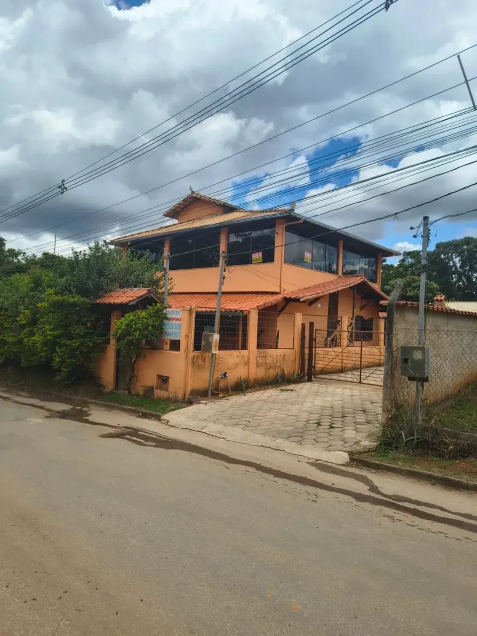 Casa com 2 quartos sendo 1 suíte 3 banheiros 2 vagas