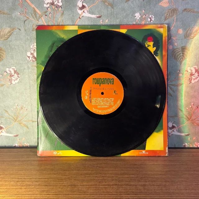 Disco de vinil Roupa Nova frente & versos - Foto 4