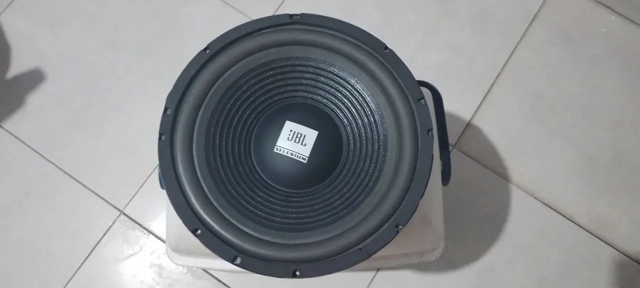 Subwoofer d 12 p funcionando certinho 400rms 