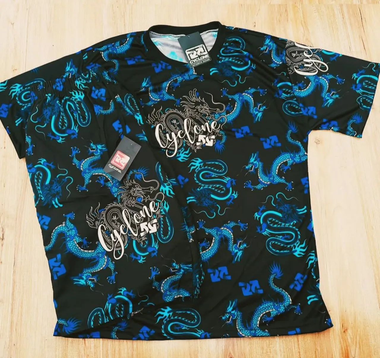 Conjunto Bermuda e camisa de quebrada