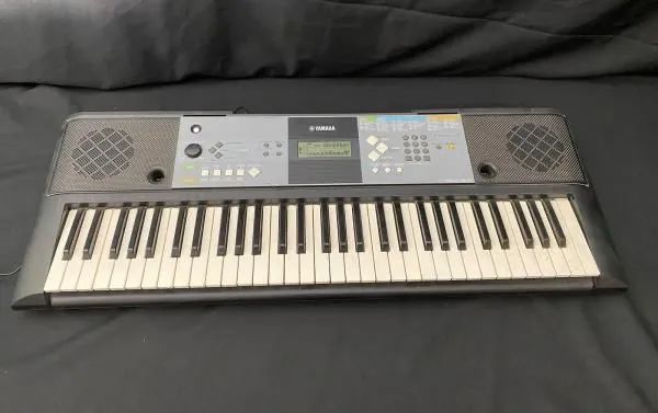 Yamaha PSR-E233