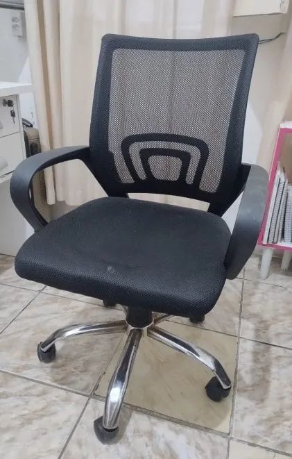 Mesa + cadeira + computador - Foto 2