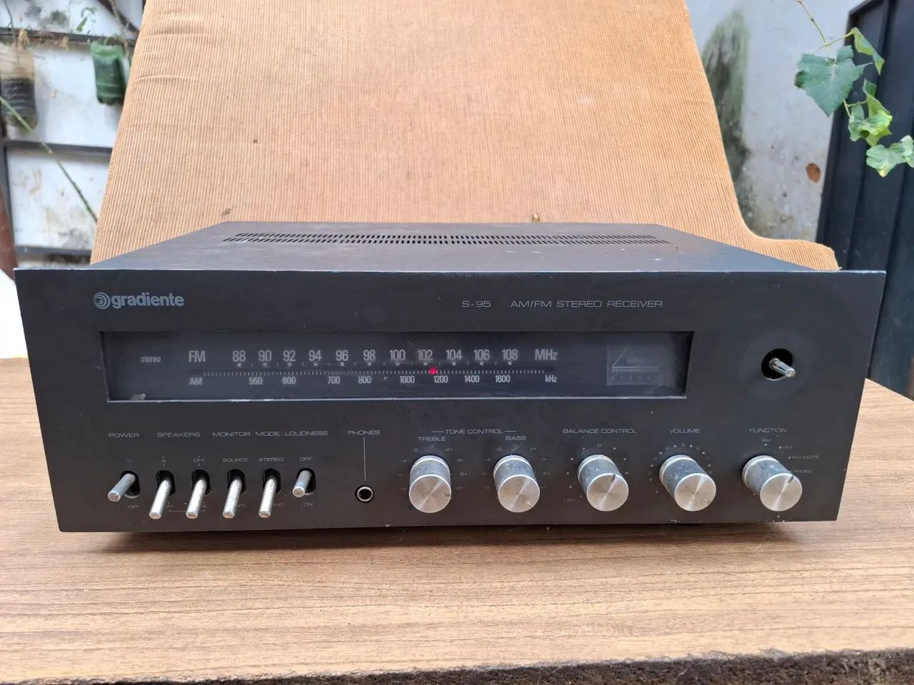 Receiver  / Amplificador Gradiente S-95 <br>