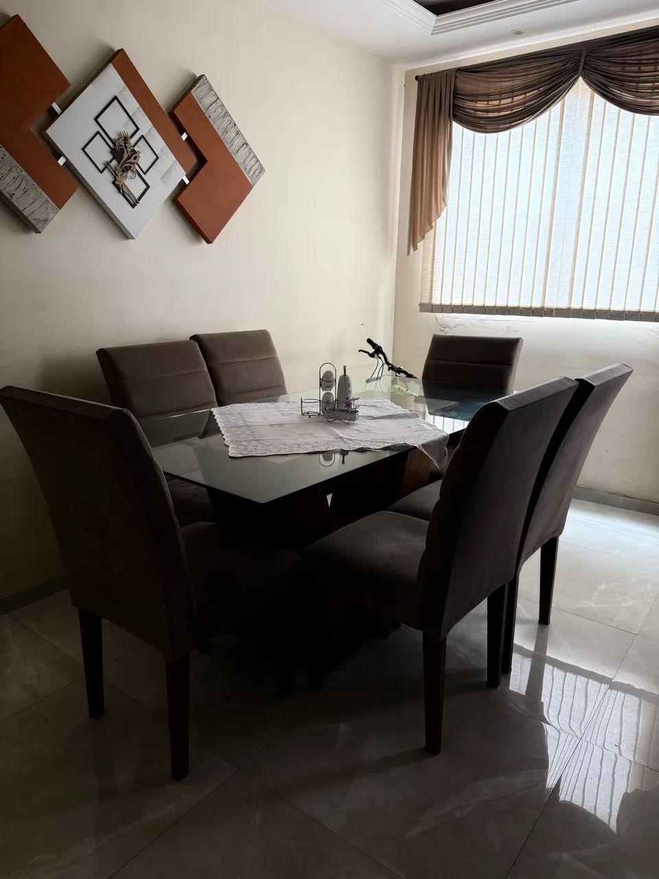 Mesa de Vidro com 6 cadeiras - Foto 3