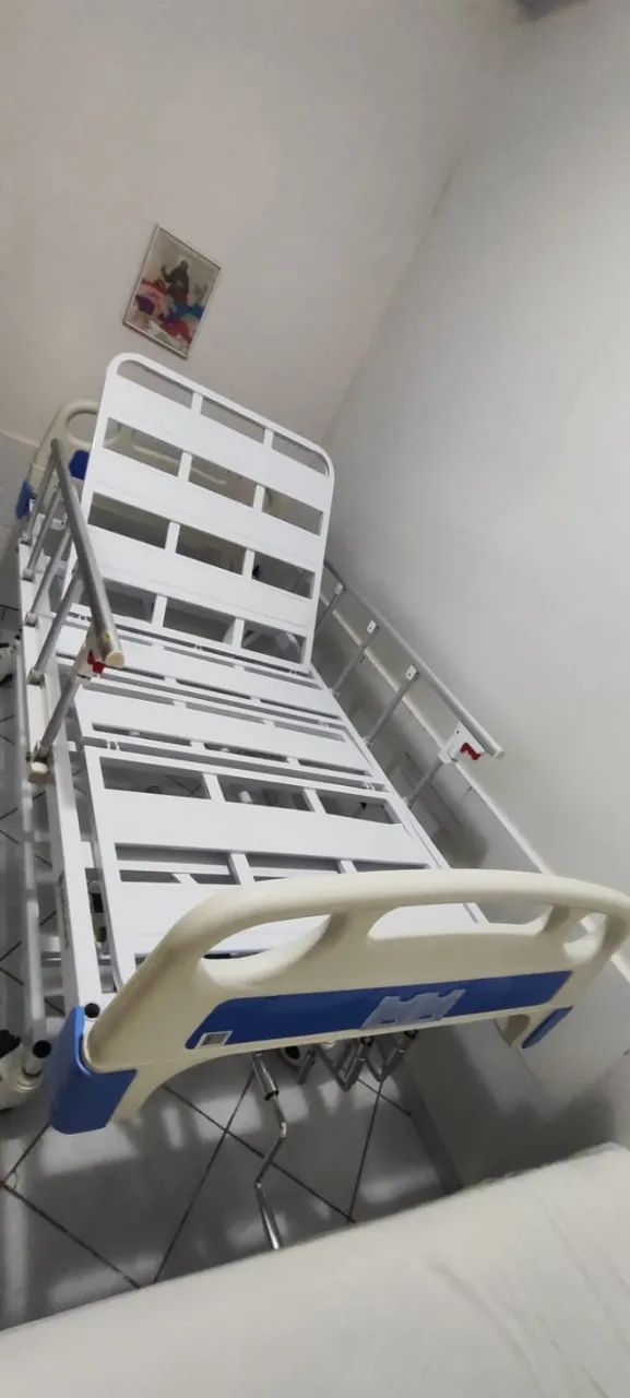 Cama hospitalar com colchão incluso