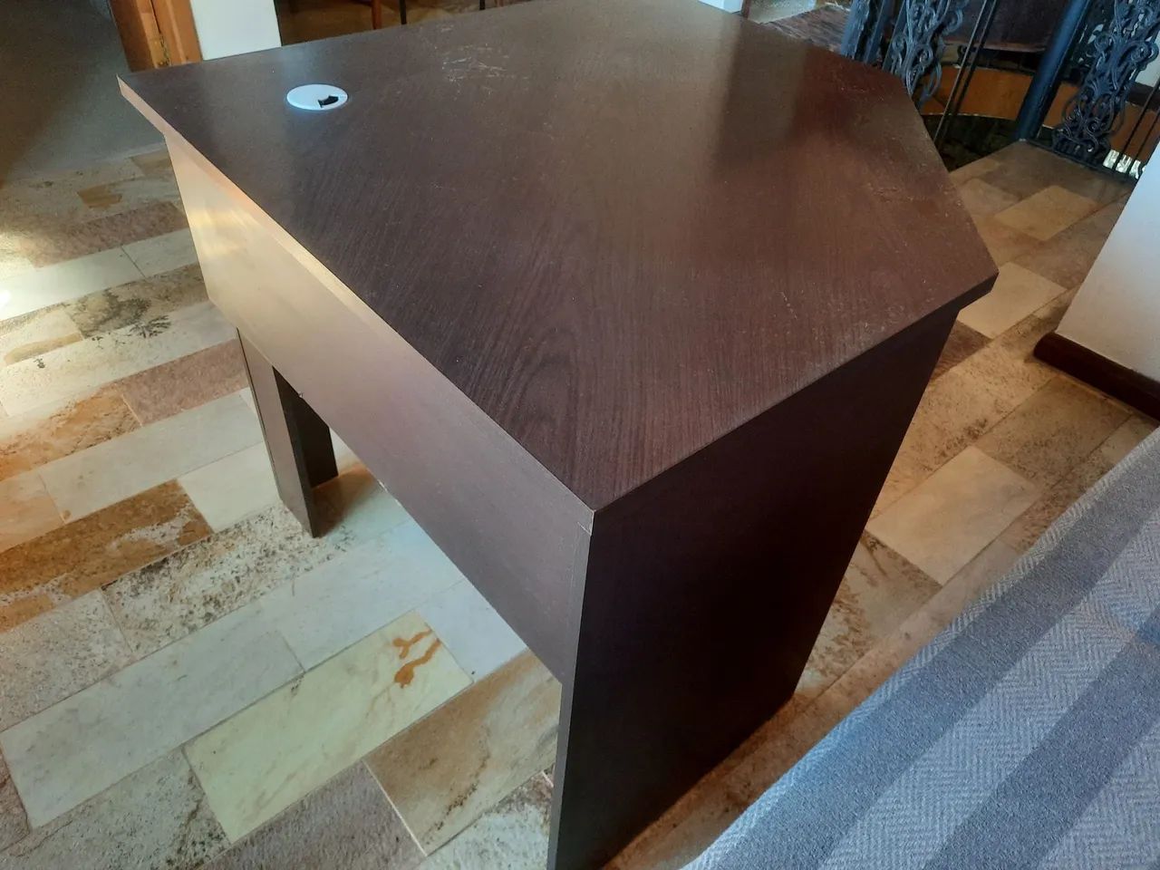 Barbada . R$ 80,00 MESA COMPUTADOR *  junior