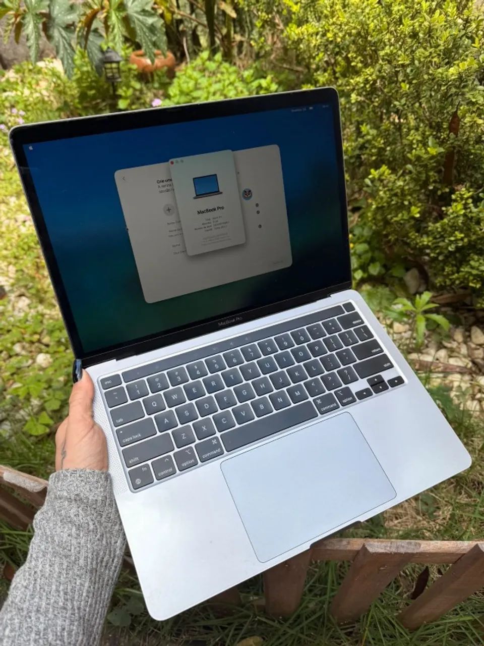 MacBook Pro 13 M1 2020 8GB 256GB SSD - Bateria 86% (332 ciclos