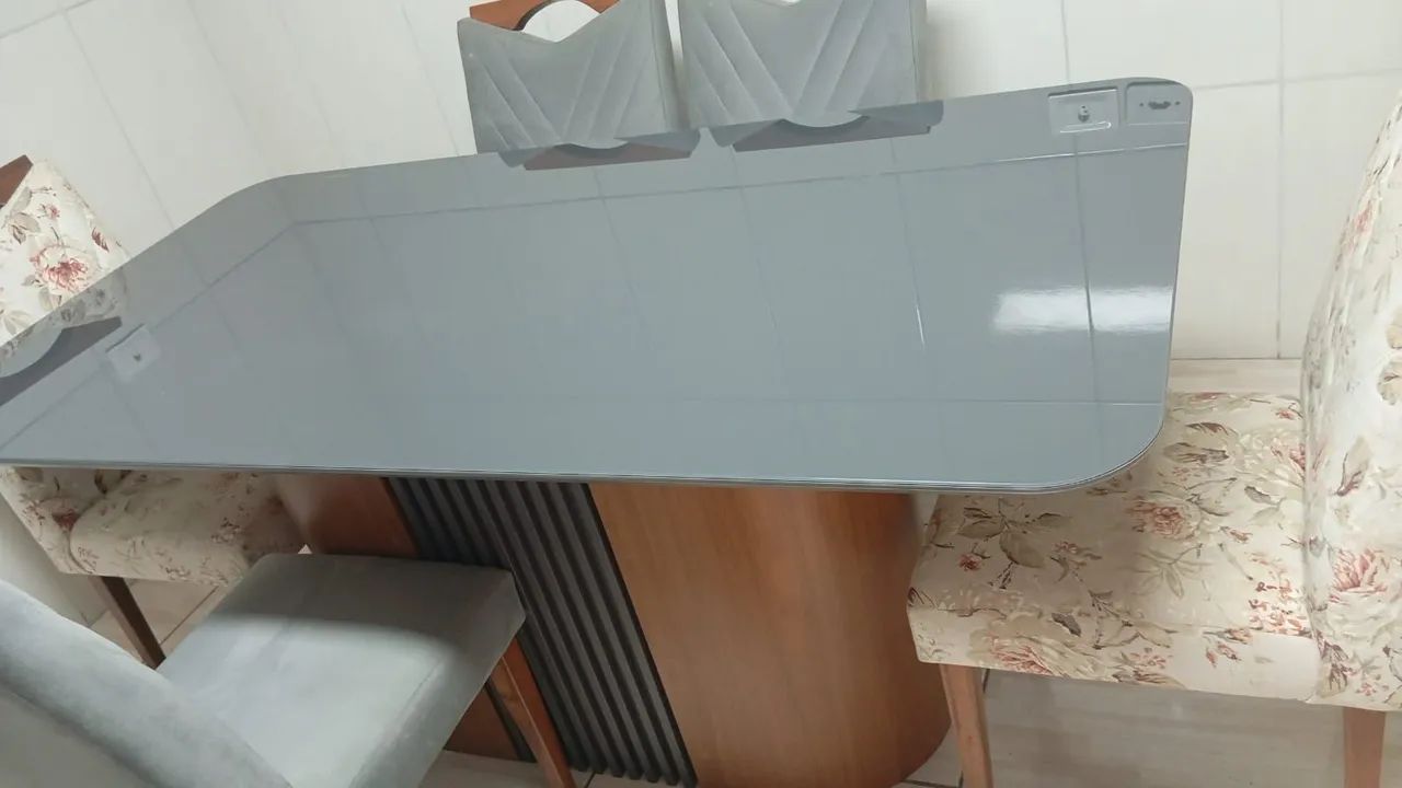 Mesa de 6 cadeiras com tampo de vidro - Foto 5