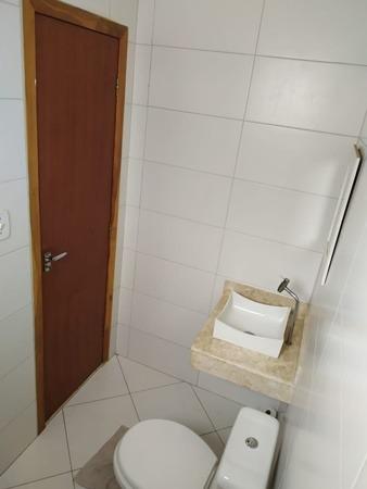 Vendo casa triplex toda decorada. Bairro Castália - Foto 3