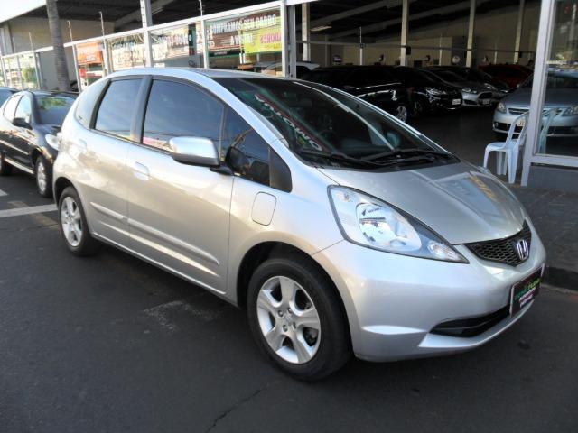 Honda Fit Lx 1.4 08/09 câmbio manual, carro conservado. Vende/troca/financia
