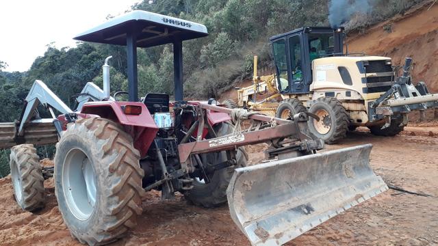 Trator 4x4 com lamina - Foto 8