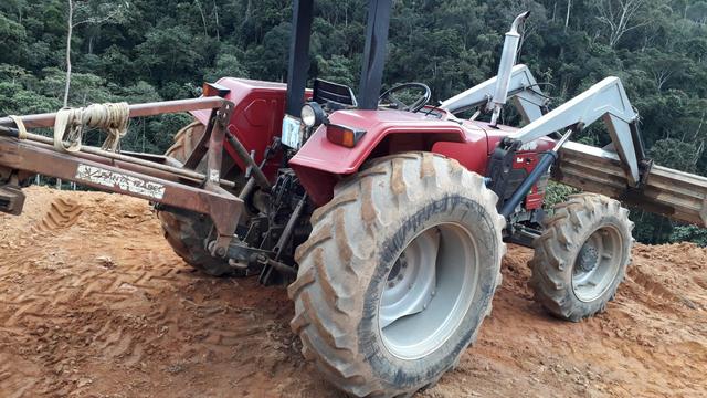 Trator 4x4 com lamina - Foto 12