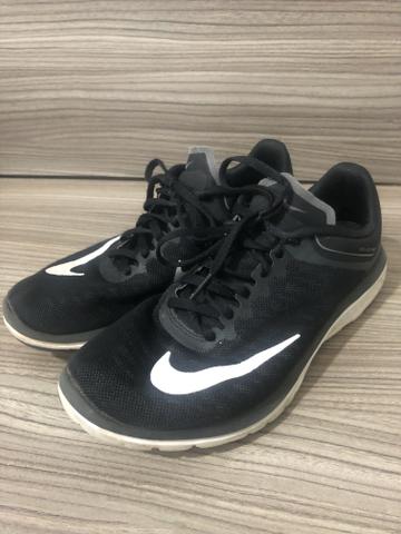 Tênis NIKE