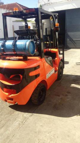 Empilhadeira fork lift fg25 ano 2015 triplex com deslocador 5 mil hrs !! - Foto 2