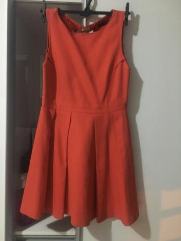 Vestidos bem conservados