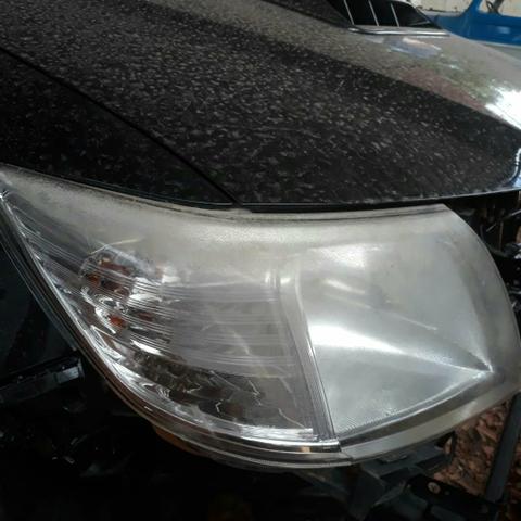 Vendo um santo Antônio pra hilux ele tá ótimo e 2 farol seme novo ano 2012 - Foto 2