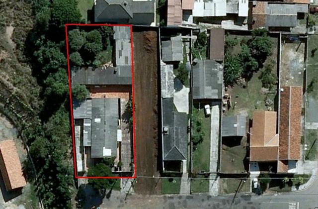 Terreno com 1100 m² contendo 3 residencias em alvenaria oferta ótimo investimento - Foto 2