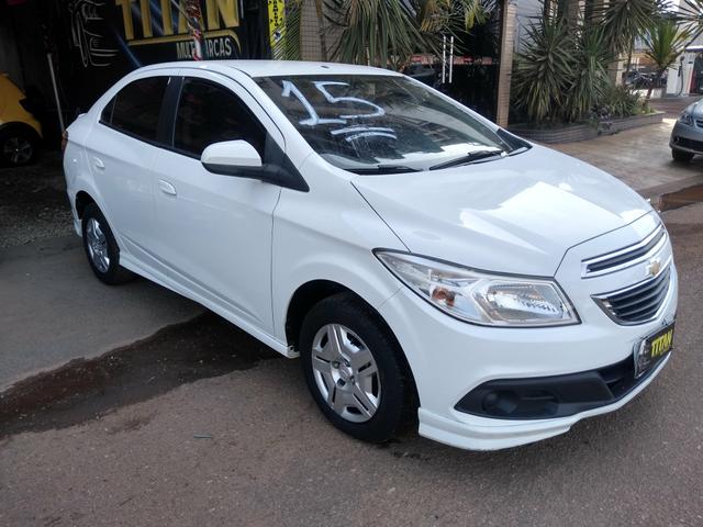 Prisma 1.0 LT 2015. Ent.R$10.000 - TITAN MULTIMARCAS