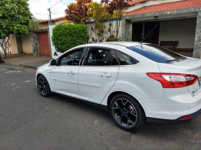Ford Focus sedã - Foto 2