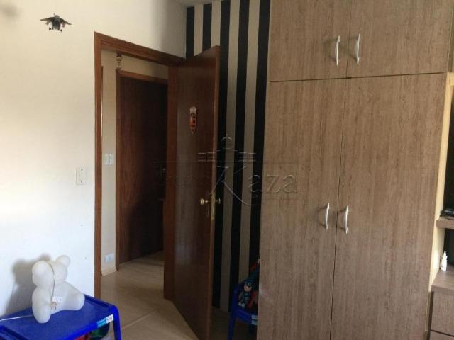 Apartamento 3 dormitórios com armários nos cômodos - Foto 7