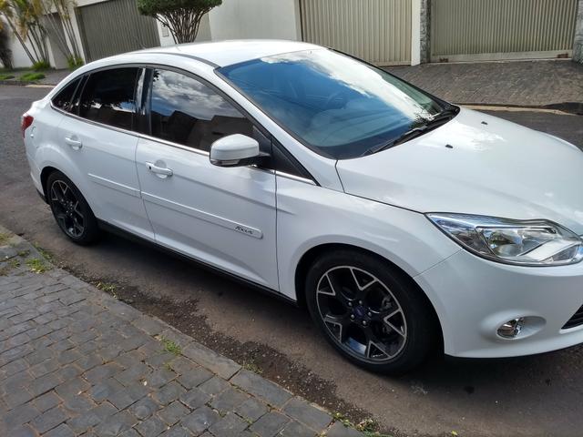 Ford Focus sedã - Foto 4