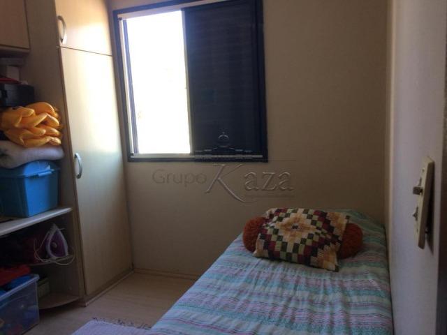 Apartamento 3 dormitórios com armários nos cômodos - Foto 6