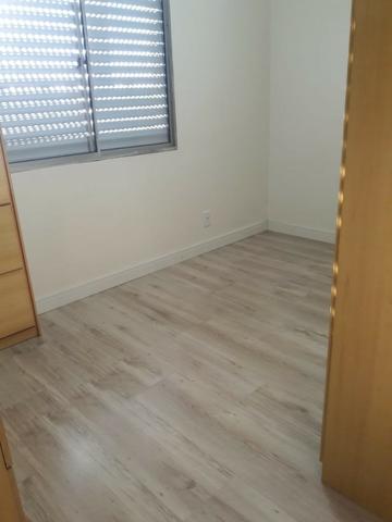 Apartamento 2 dormitórios semi mobiliado com vaga de estacionamento - Foto 4