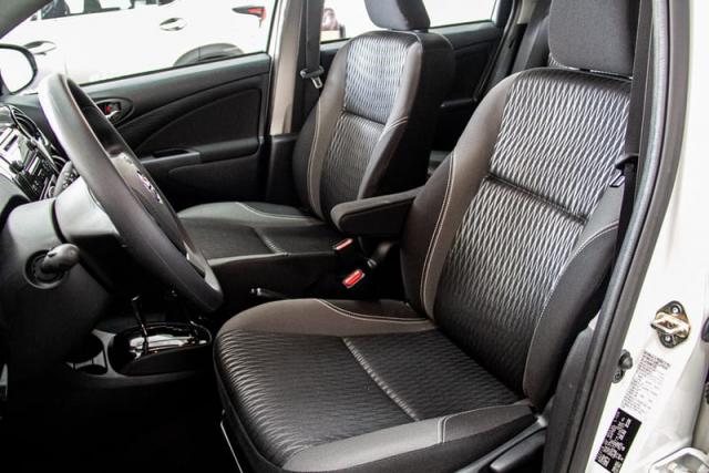 TOYOTA ETIOS HATCH X PLUS 15 AT 19/20 - Foto 16