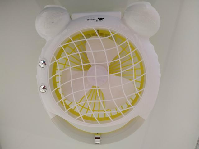 Mini ventilador portátil com luz de LED - Foto 3