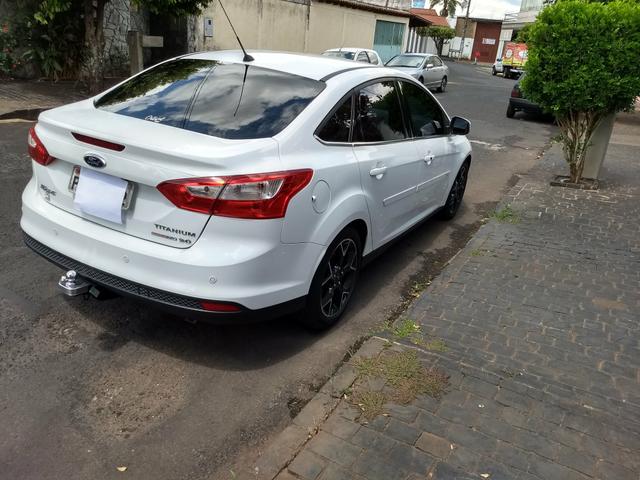 Ford Focus sedã