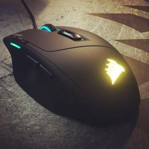Mouse gaming Corsair sabre RGB