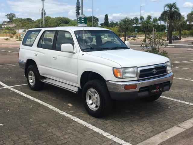 TOYOTA HILUX SW4 4X4 3.0 TB 4P