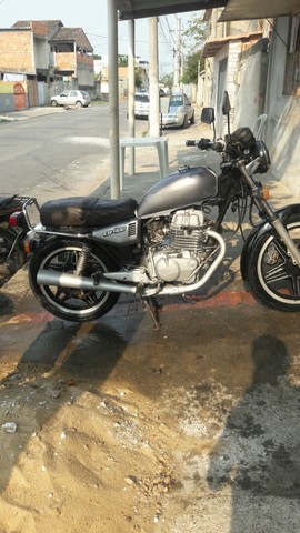 CB 400