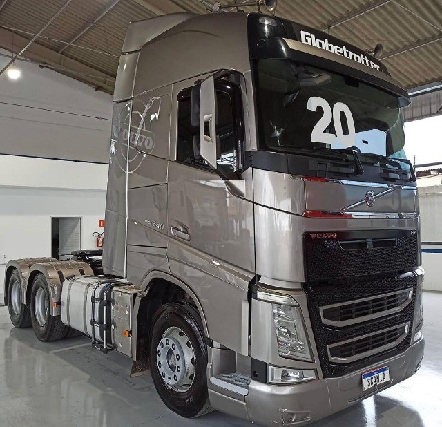 VOLVO FH 540 6X4 2020 CINZA C/PARCELAS