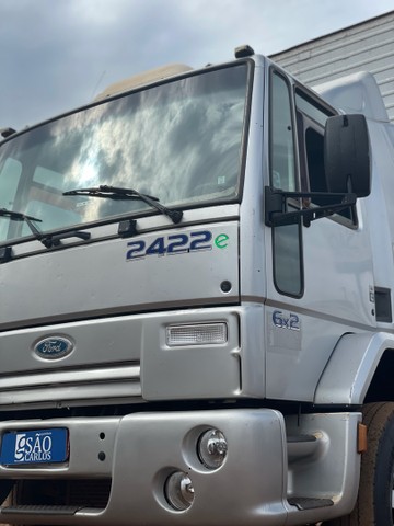 FORD CARGO 2422 2011 6X2