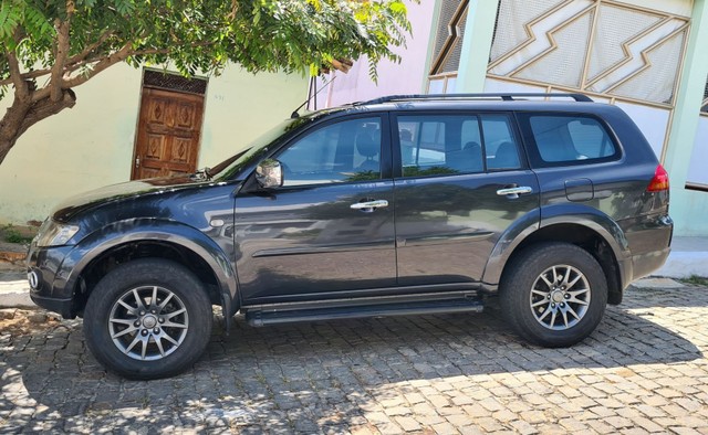 PAJERO DAKAR 7 LUGARES 3.2 DIESEL 2010