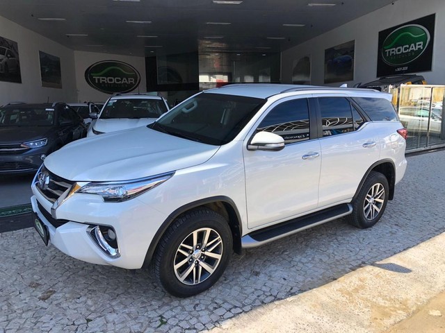TOYOTA HILUX SW4 SRX 4X4 2.8 TDI 16V DIES. AUT.