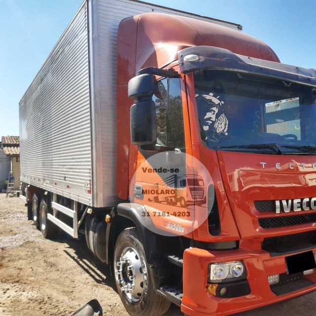 ! Caminhão Iveco Tector 240e25 2011 no baú - Foto 4