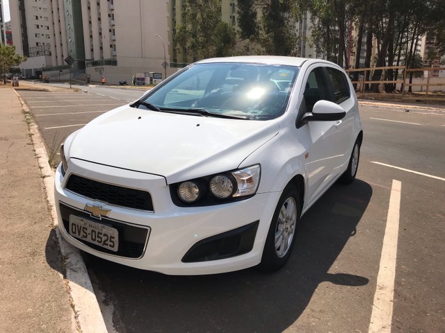 CHEVROLET SONIC IMPECÁVEL URGENTE