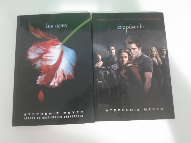 Coleção 2 Livros Saga Crepúsculo e Lua Nova Stephenie Meyer