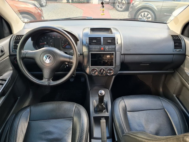 polo sedan 2008 interior