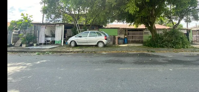 1 Sobrado misto + 4 Kitnets próximo Centro Guaratuba