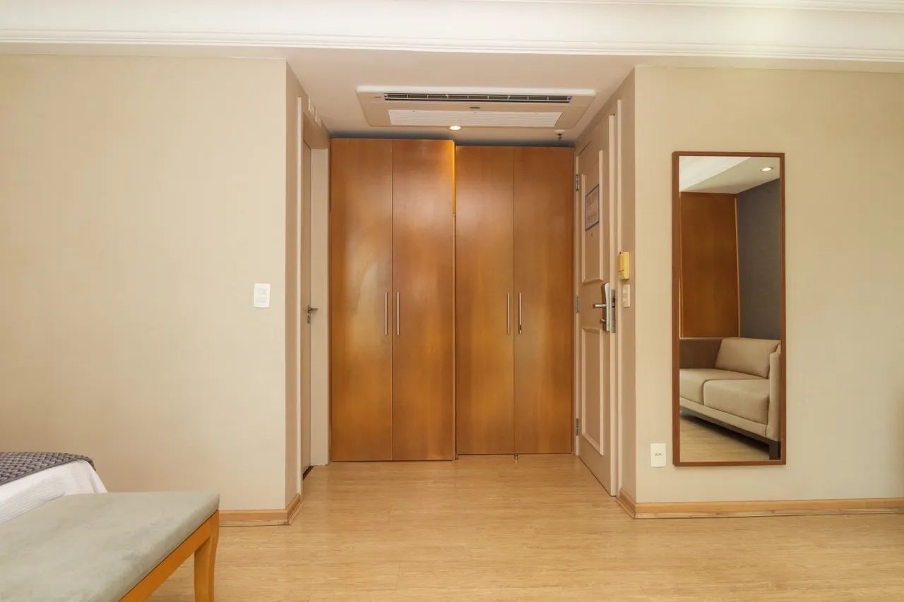 Flat na Barra da Tijuca com varanda e garagem - Foto 4