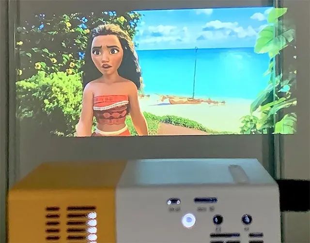  Mini Projetor Portatil Yg300 Pro Até 80 Polegadas