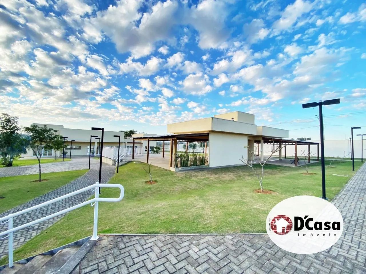 Terreno à venda em condomínio, com 250m² e área de lazer com piscina, Taubaté-SP